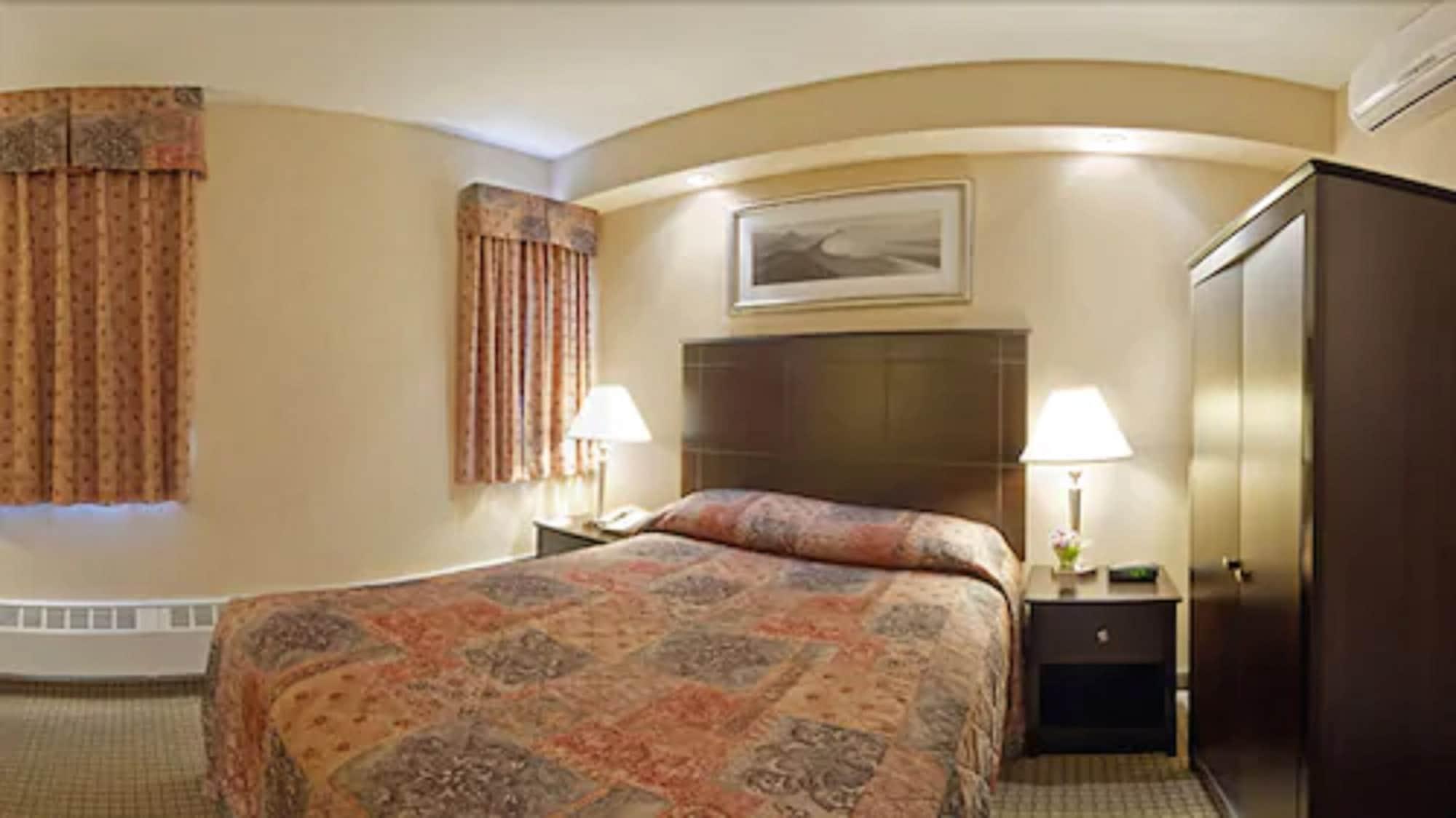 Econo & Downtown Hotel